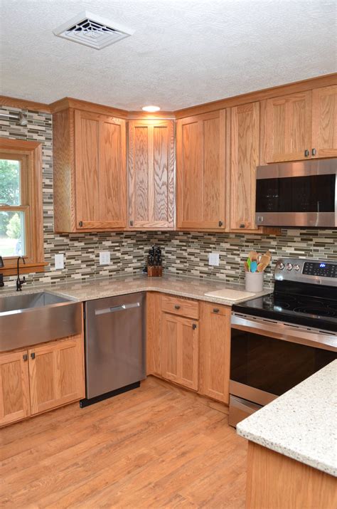 pictures of honey oak cabinets